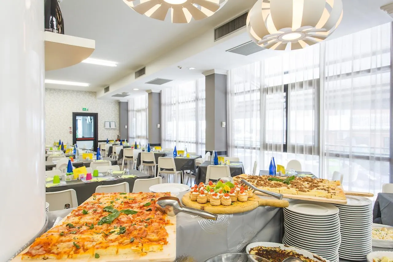 Hotel Adelphi Riccione 3*,